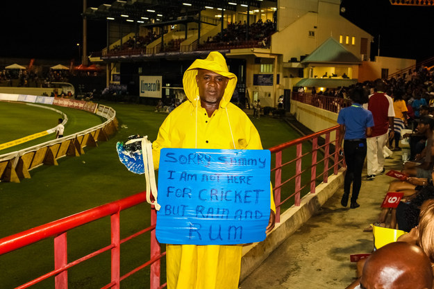 hilarious-posters-in-cricket-hilarious-signs-in-cricket-hate-rain-in-cricket