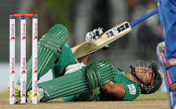 Embarrassing moments for a cricketer faf struck-on-the-groin-1477135782-800
